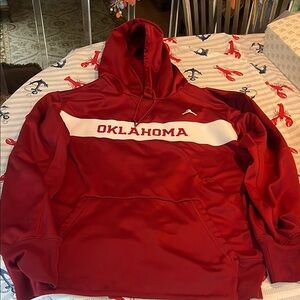 Men’s Red Oklahoma Sooners Jordan brand Nylon Hoodie, preowned great condition